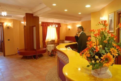 סרה סן ברונו Hotel Duca Di Calabria מראה חיצוני תמונה