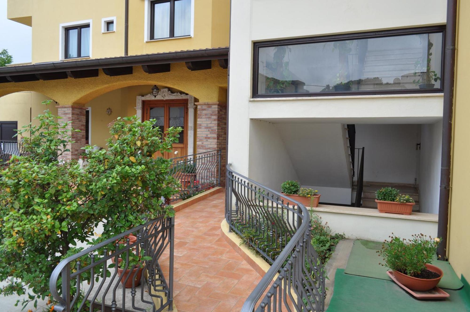סרה סן ברונו Hotel Duca Di Calabria מראה חיצוני תמונה