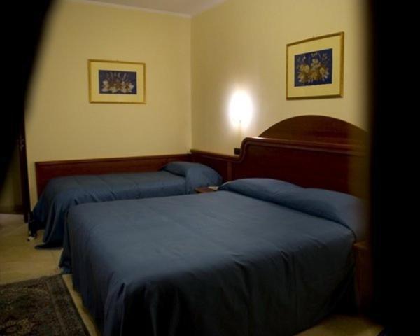 סרה סן ברונו Hotel Duca Di Calabria מראה חיצוני תמונה