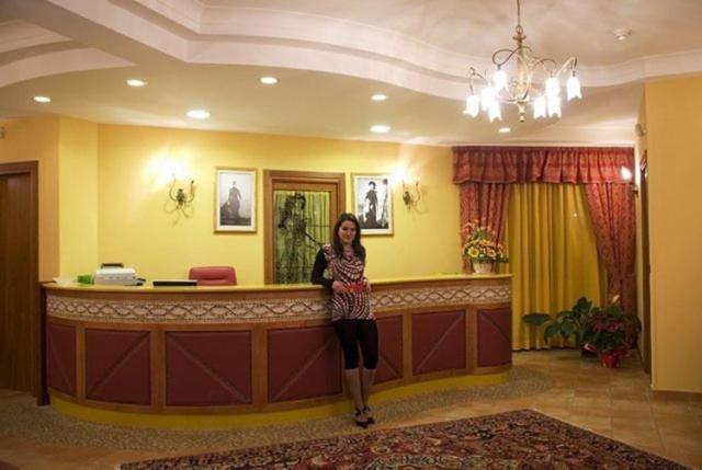 סרה סן ברונו Hotel Duca Di Calabria מראה חיצוני תמונה