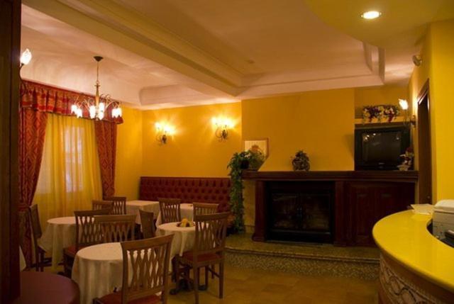 סרה סן ברונו Hotel Duca Di Calabria מראה חיצוני תמונה