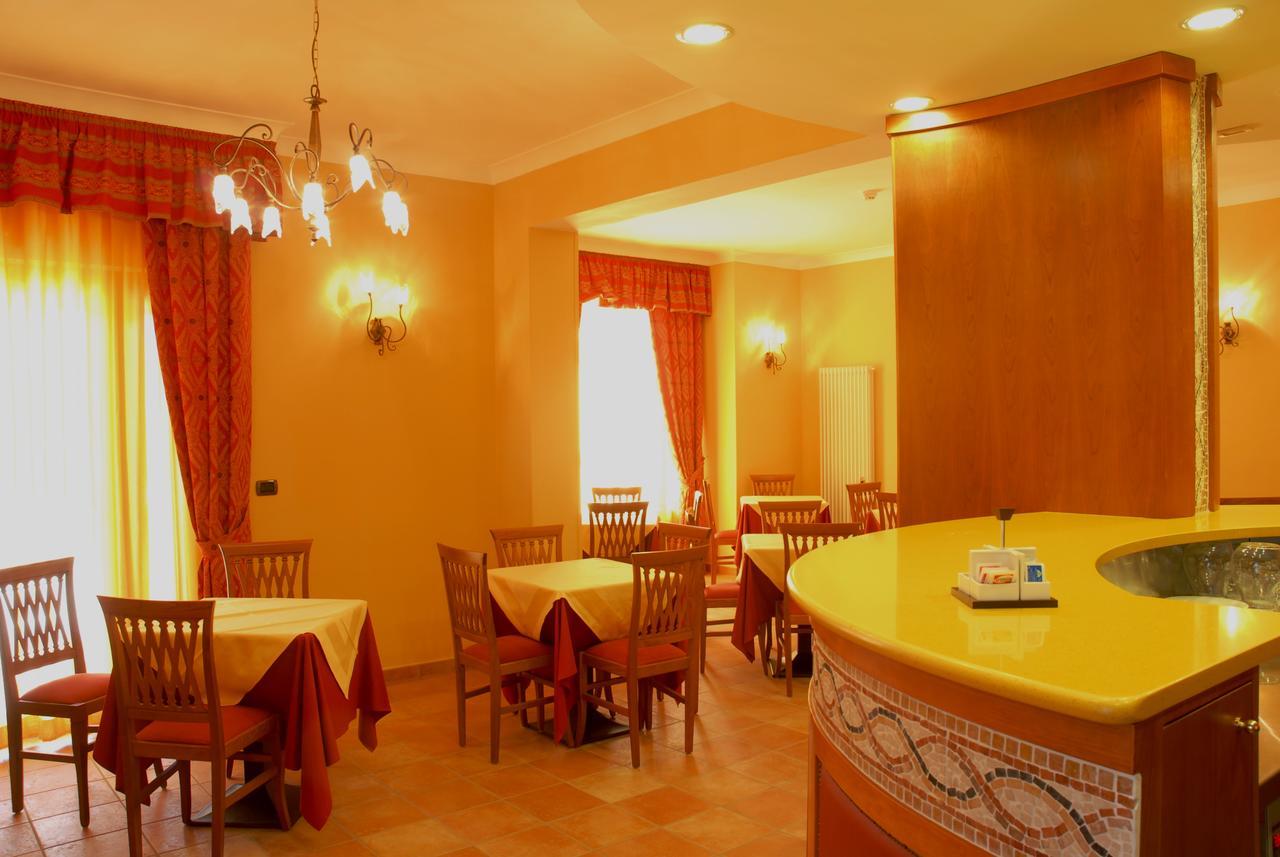 סרה סן ברונו Hotel Duca Di Calabria מראה חיצוני תמונה
